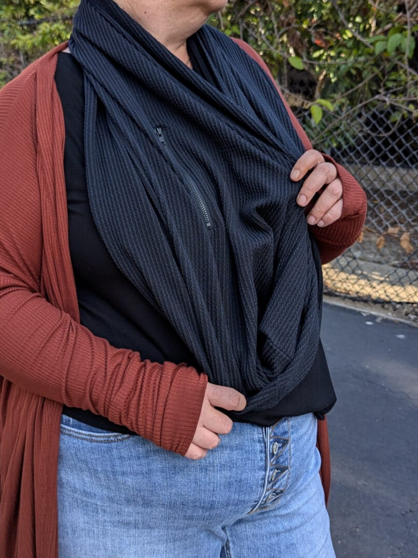 Infinity Zipper Pocket Scarf- Black